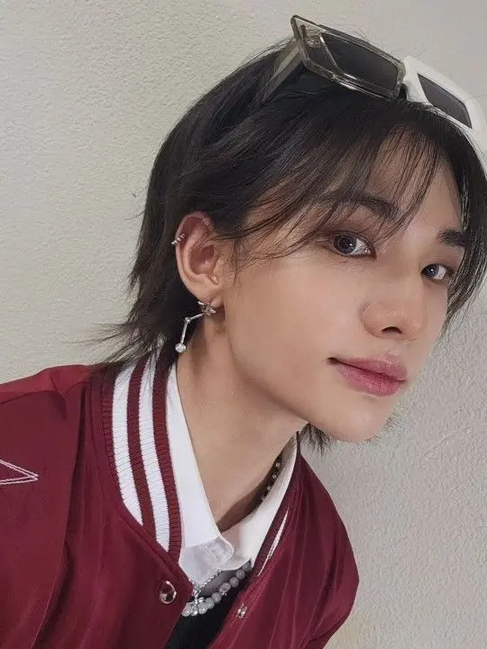 nyxie143의 hyunjin at the mall?