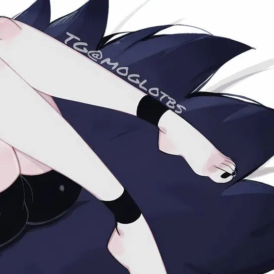 HurtShelf0989의 서클, But 사복.