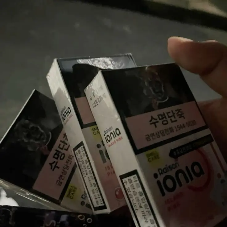 28Showmehow의 예쁜 숙녀 분이 인사를 하시네요?