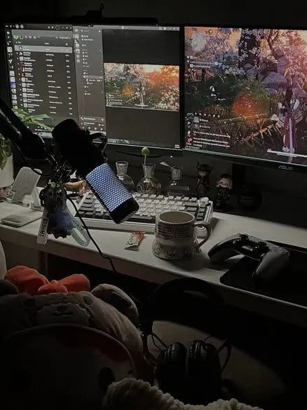 jungkooknvrmiss의 DISCONNECTED. 👾
