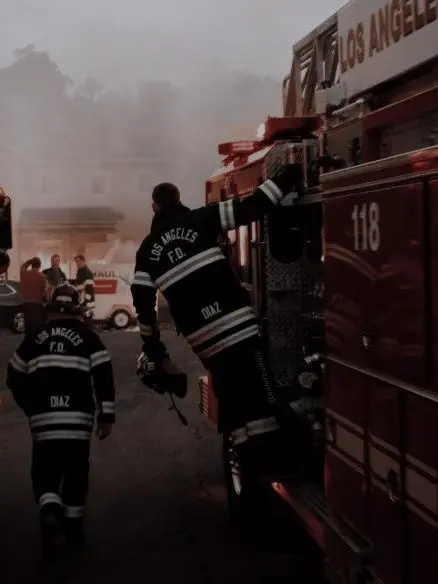 OvalDoor5555의 9-1-1 (You are Buck)🚒
