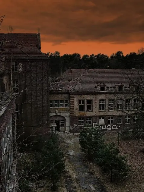 SaintLucia의 『크래그스태프 요양병원』