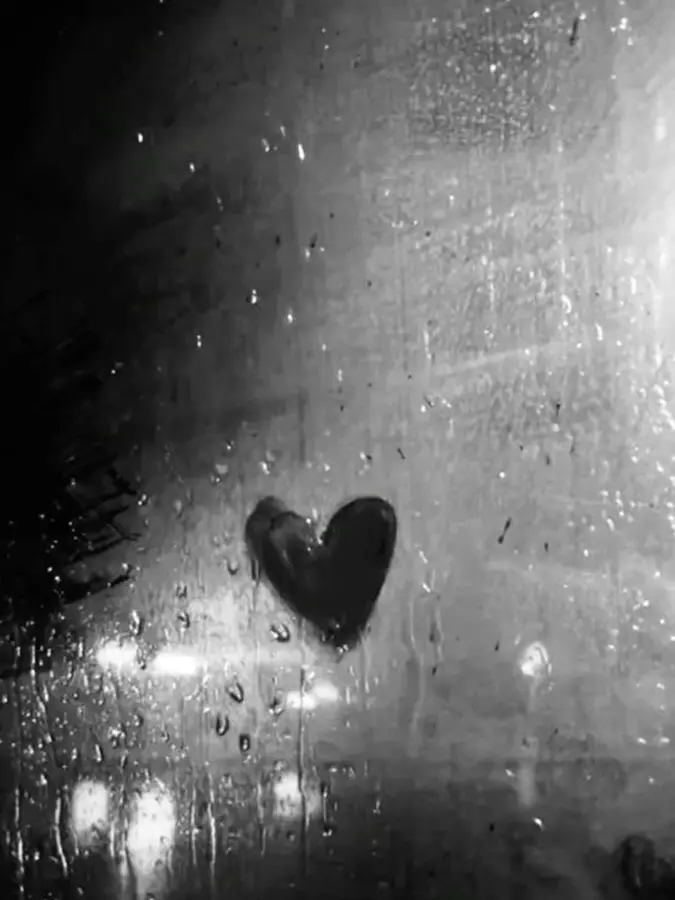 MeltyJuicy3030의 Half Loved, Half Living
