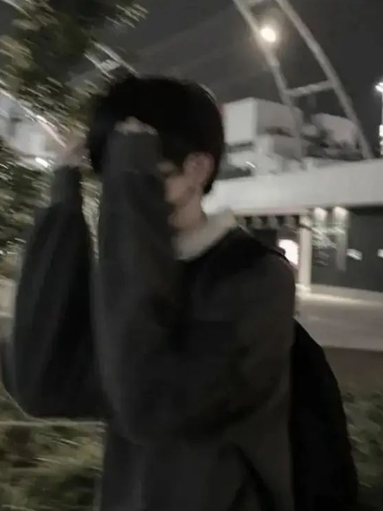 일진 두명이 우리에게 관심을 보인다? 대표 이미지