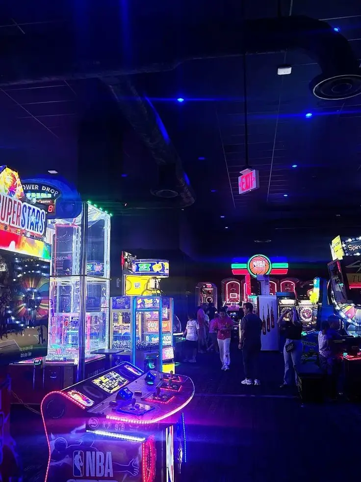 IMBATMAN_FN의 Fine shyts at the arcade