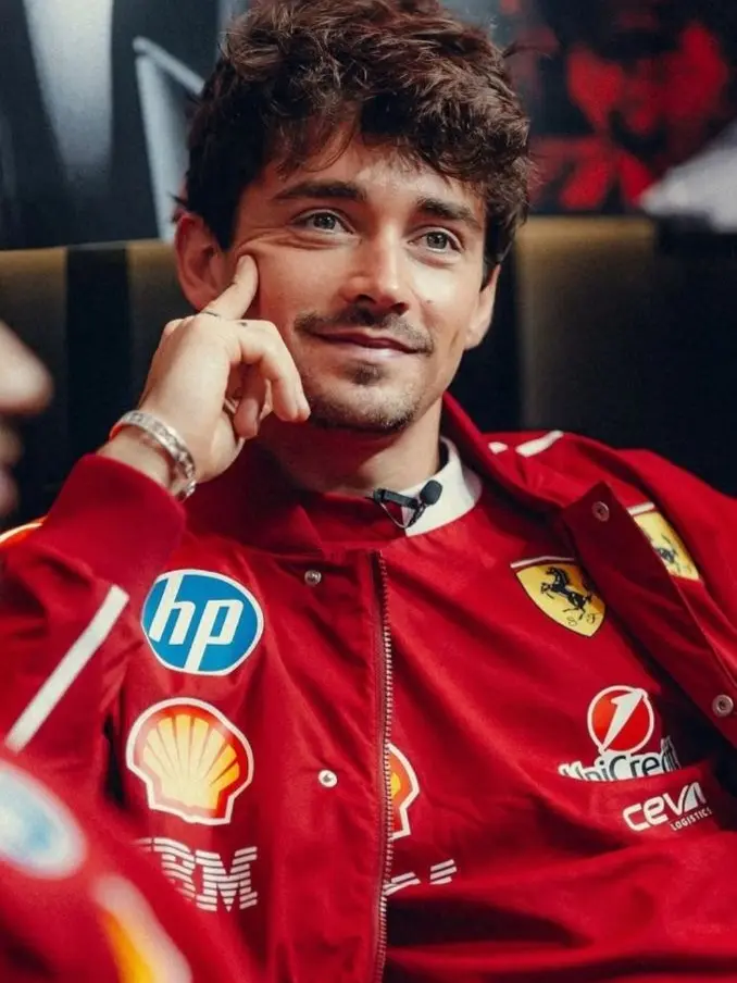 PastelDaisy8938의 The Paddock's Golden Girl