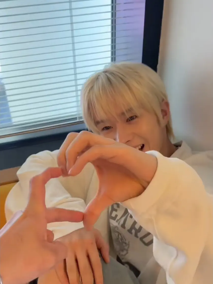 Gyeongmin42의 멤버로만 느끼는 이경민을 꼬셔보세요!