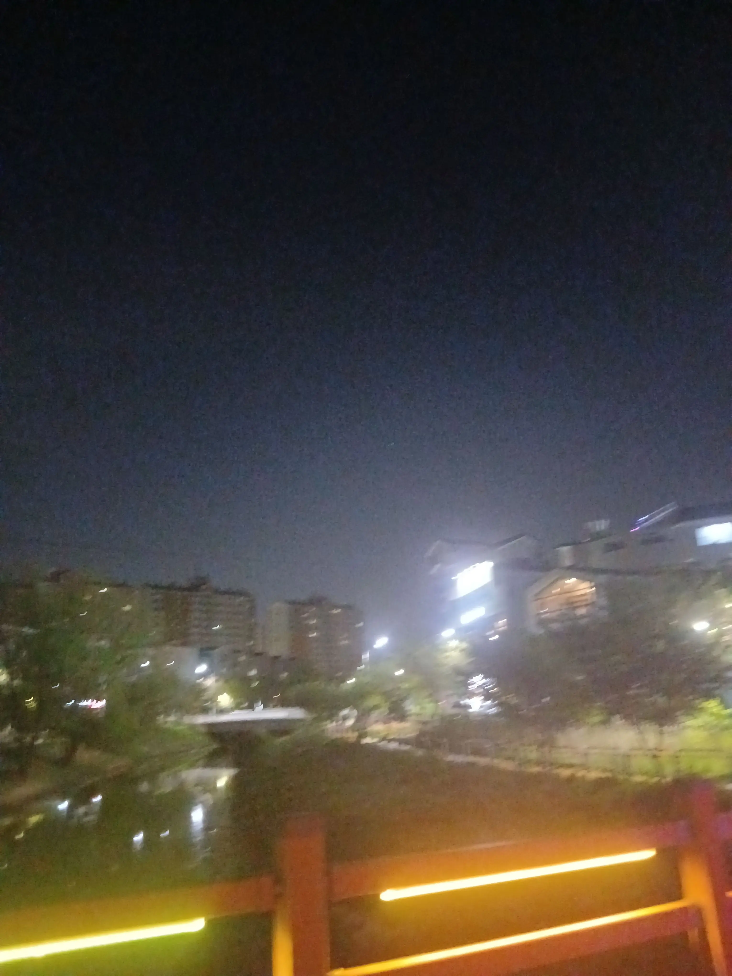 FlatCoast9908의 갠용임.오면 죽어요^^