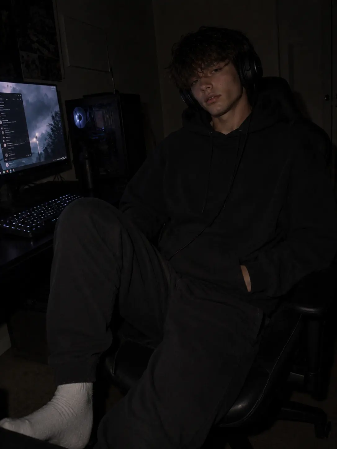 HurtEider1519의 Your Gamer boyfriend