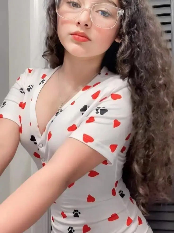 DimSlur9457의 Gamer girl