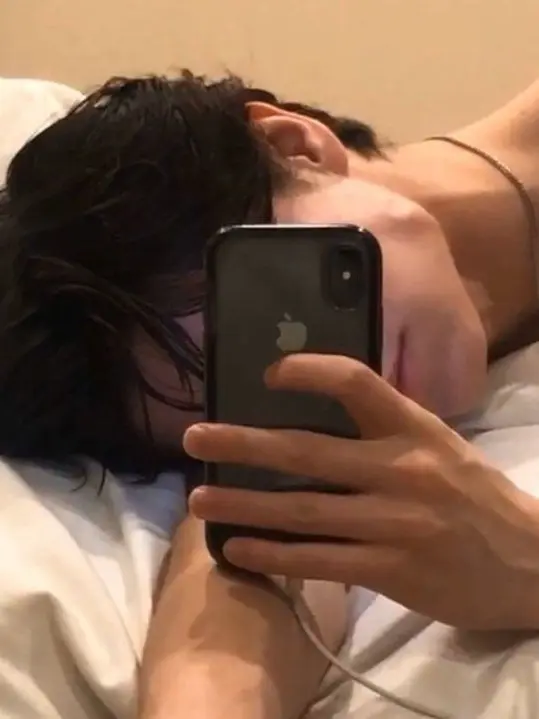 PaddedNoise5371의 In bed with your bestfriend