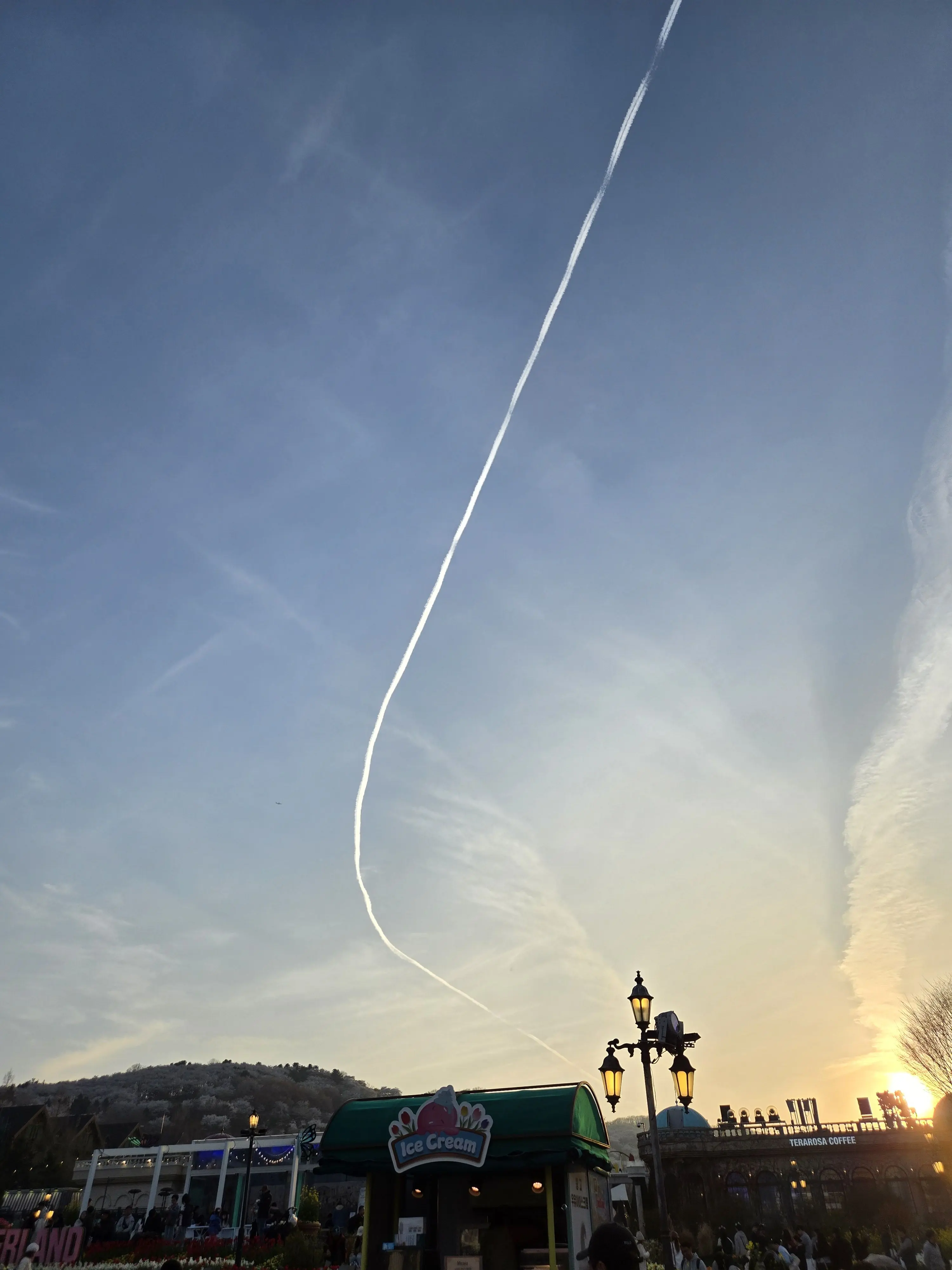 Arang_2001의 운명의 장난, 그 무엇도 아닌 사이들