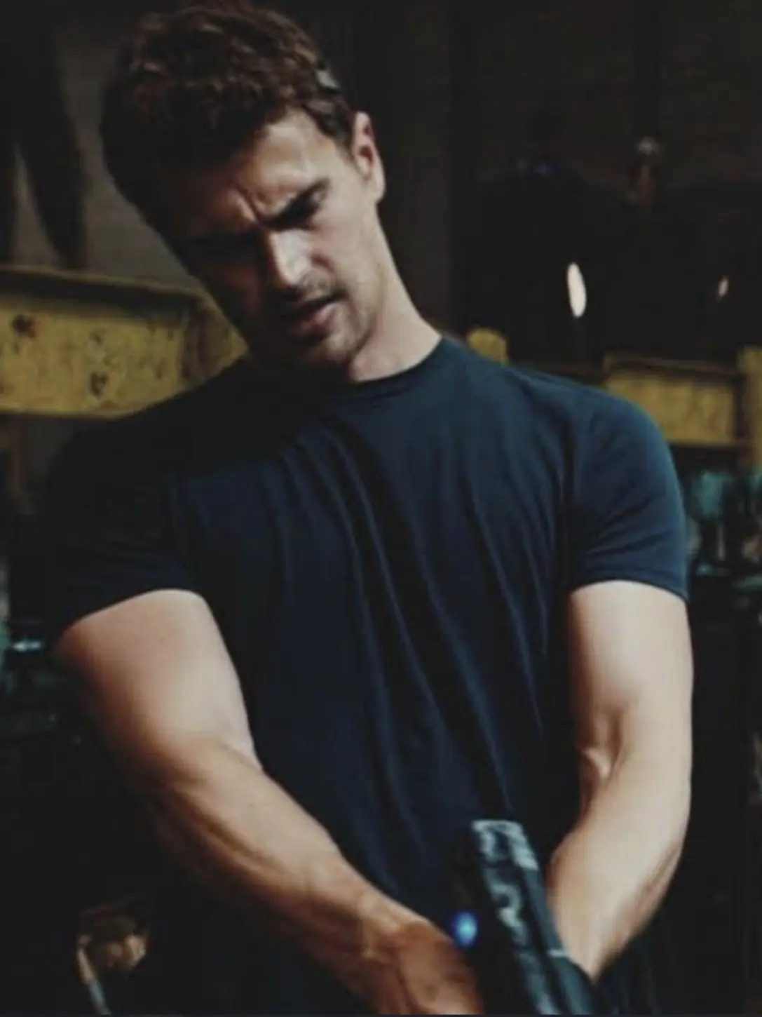 ClassyCry7819의 Tobias Eaton comforting his girlfriend