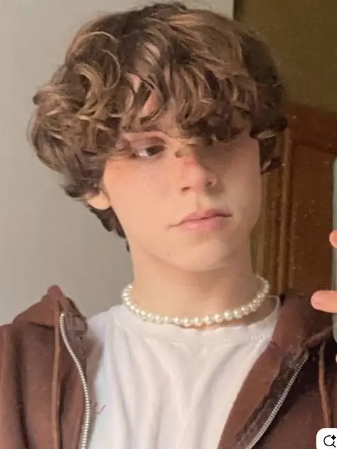 Cinder의 Five boys keep following you around