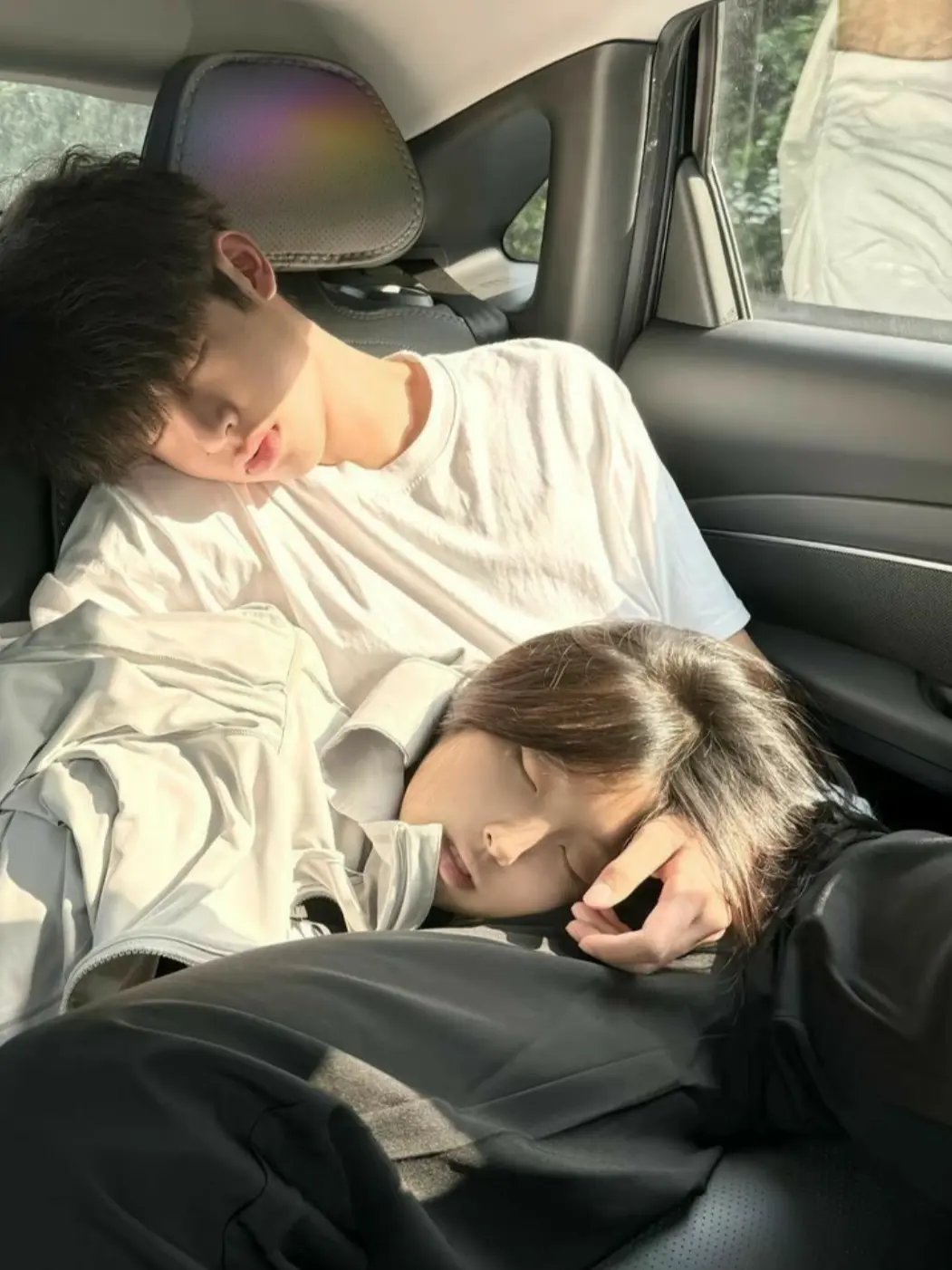 Mia2000s의 Car ride with your enemy.