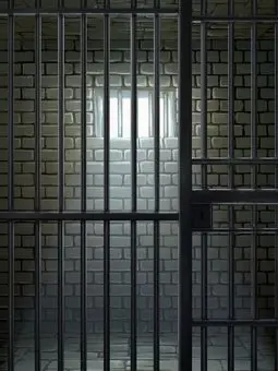 UrbanStork4074의 囚人たちとの牢生活