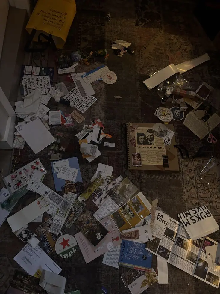 Fstking의 Broken Floor Boards and Desperation
