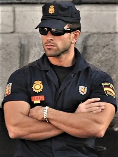 MuteHoops5610의 Police officer Daniel Hayes