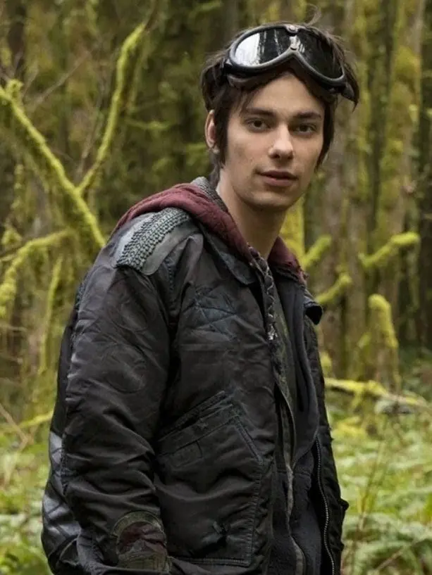 CroakyKnife6395의 Jasper from the 100