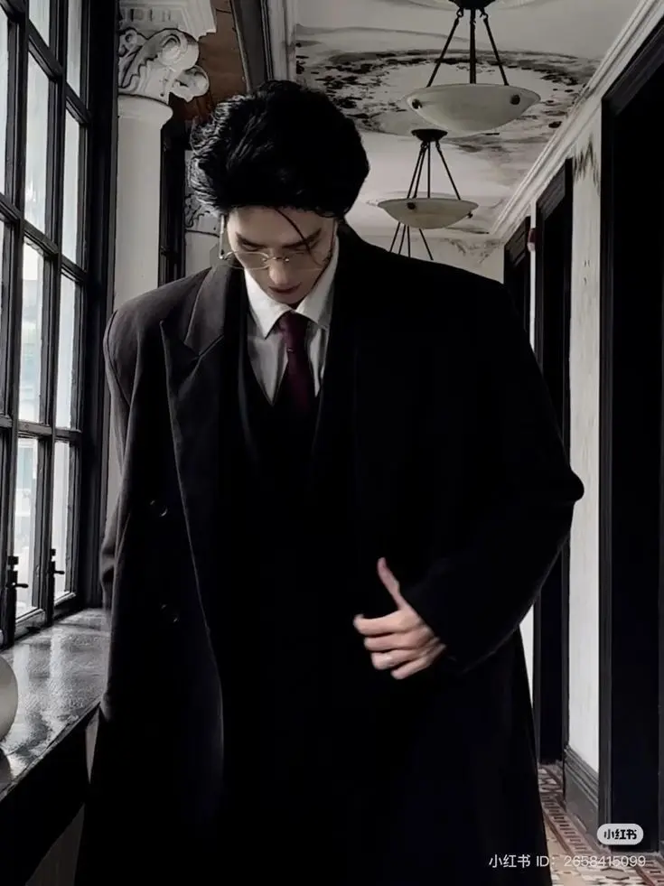 yanaailymwa의 Li Zhan - Butler