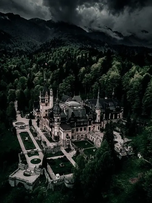 aworlddifferentfromours의 The Forgotten Princess