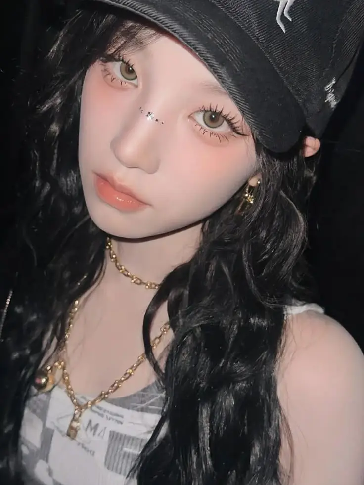 FoggyGuppy9691의 Song Yuqi (WLW, GL, Lesbian, only girls)