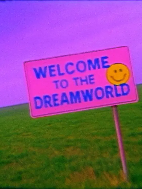 I_Love_U-의 Q. Where do strange people gather?