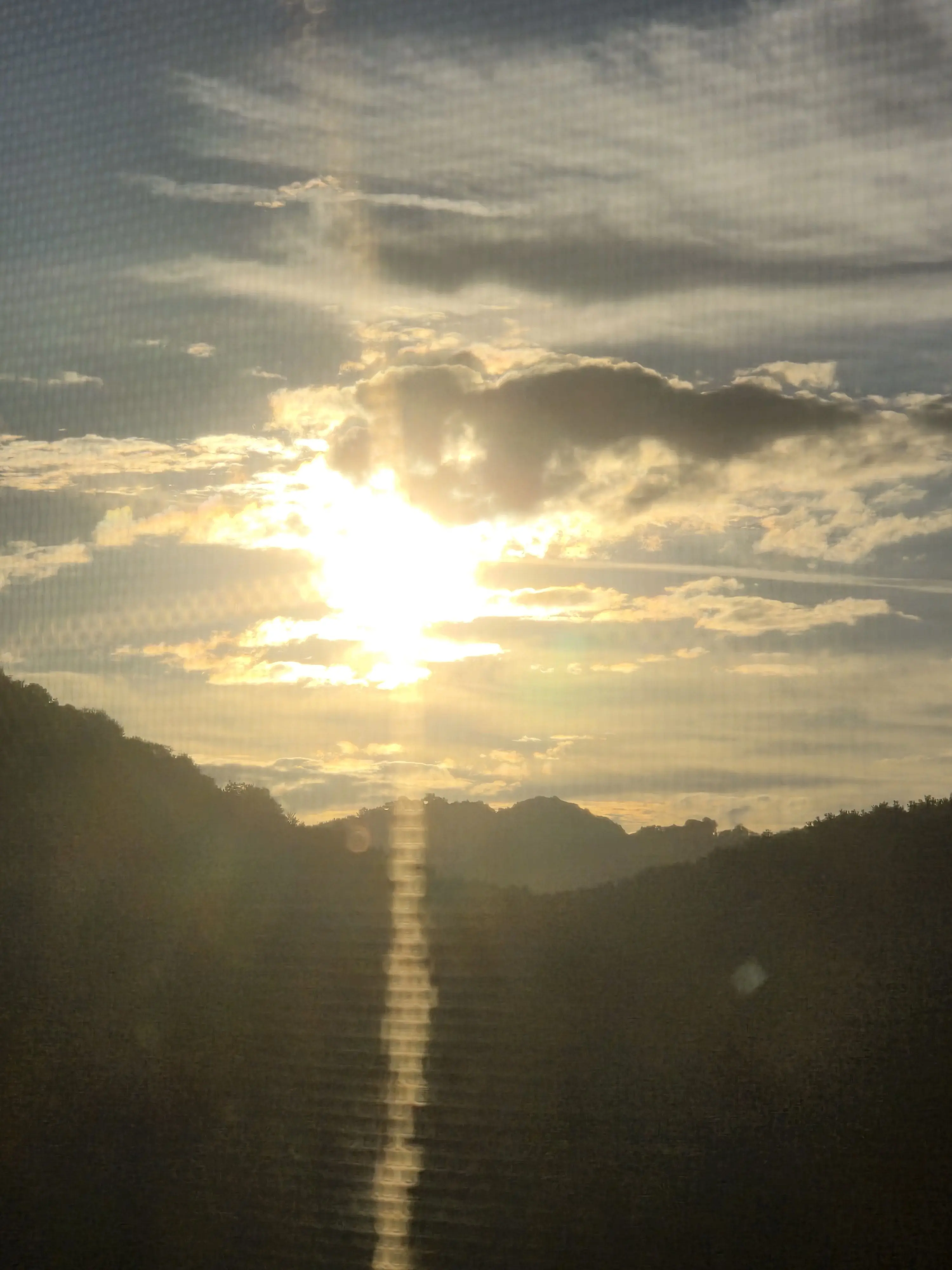 N_12의 유난히 밝아 보이는 너.