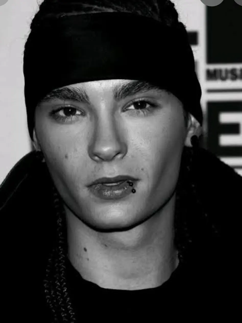 ProneAnkle9143의 TOM KAULITZ The Billionaire’s Contract Brid