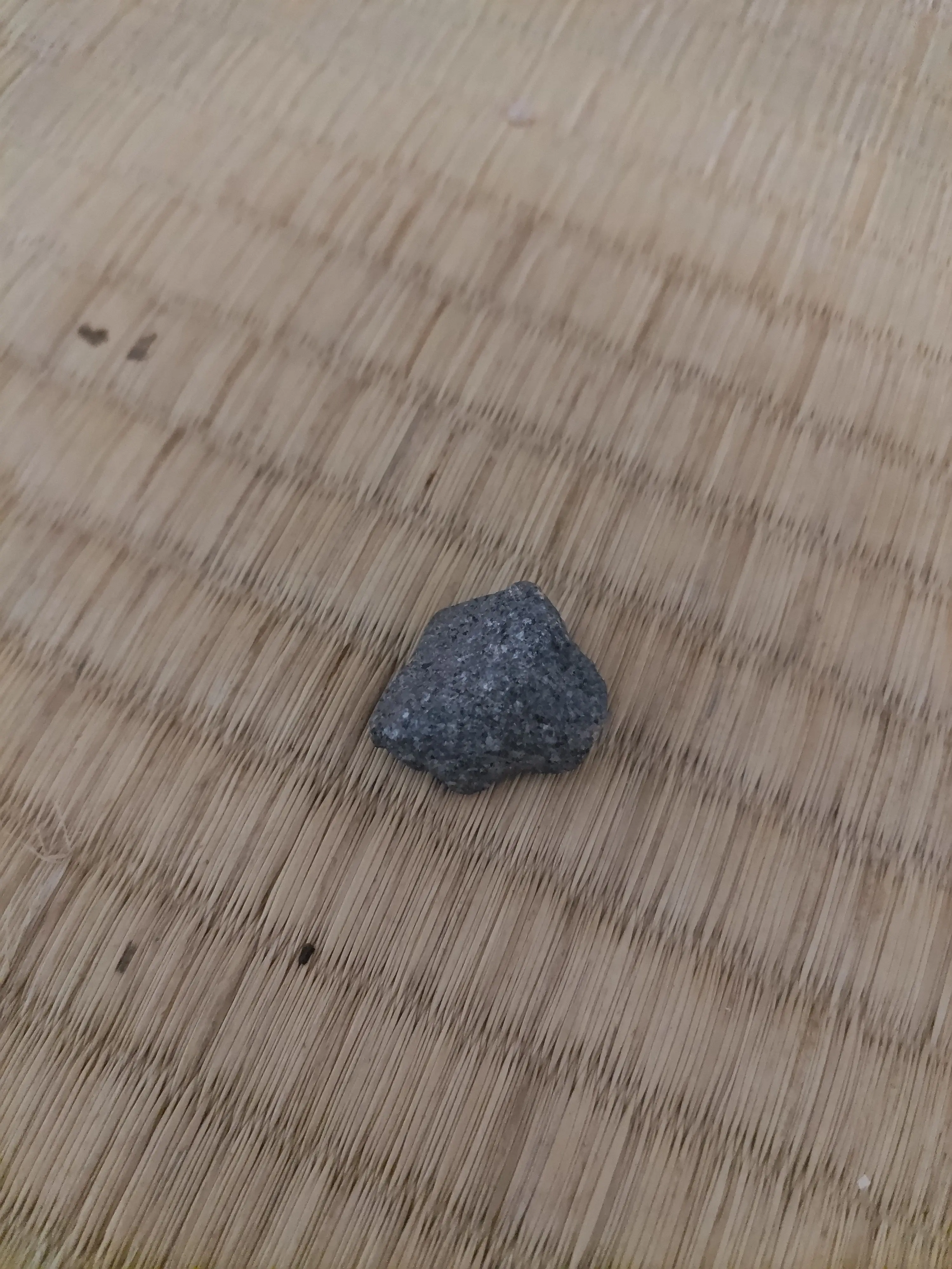 TastyValue9205의 道端の石に話しかけられた