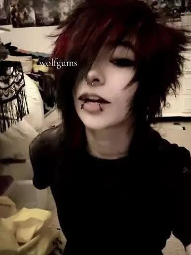 MurkyStamp4690의 Emo boyfriend.