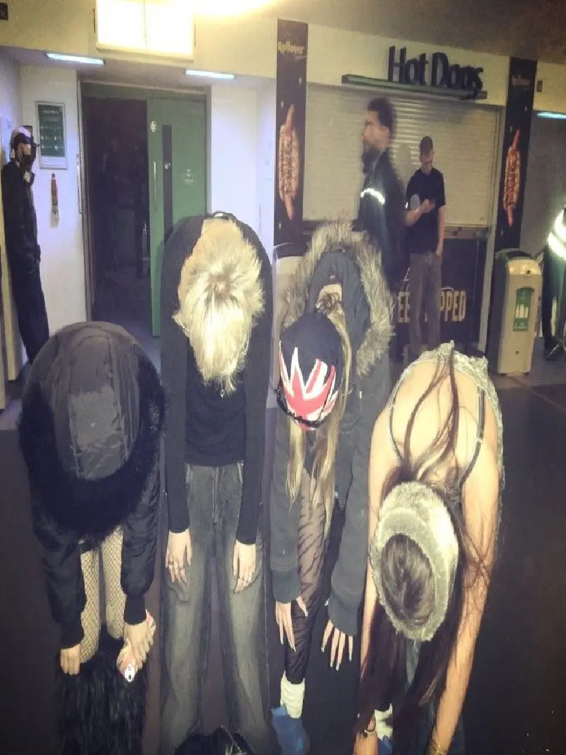 NuttyScale2939의 Alt friend group