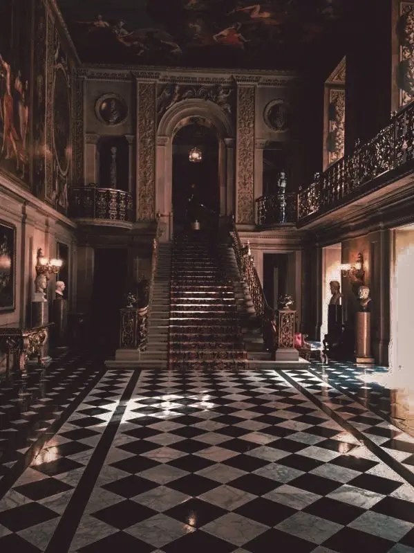 BaldSkunk1141의 The Treacherous World of Royalty.