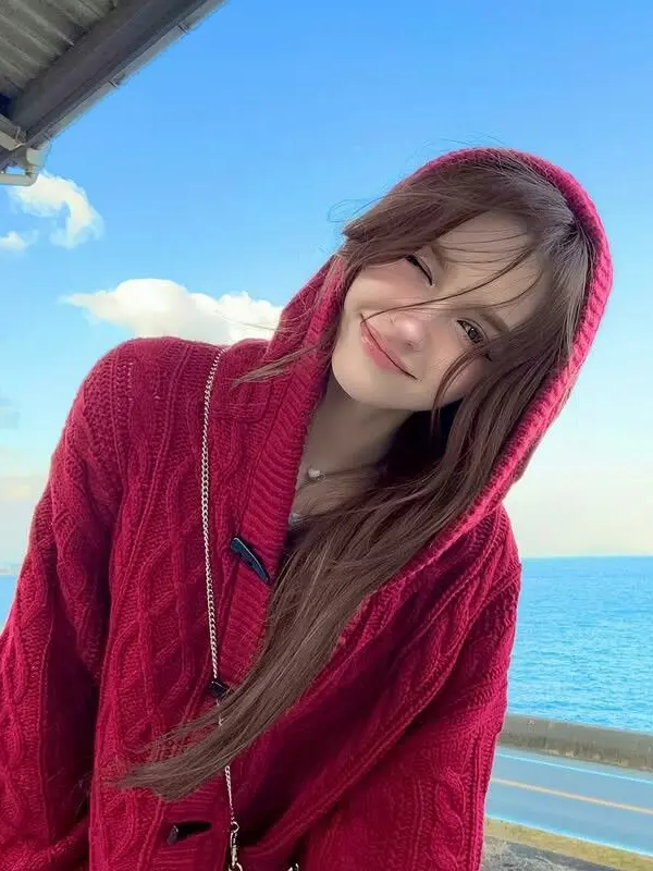SneakySigh0748의 Tessa Watson_ your rival