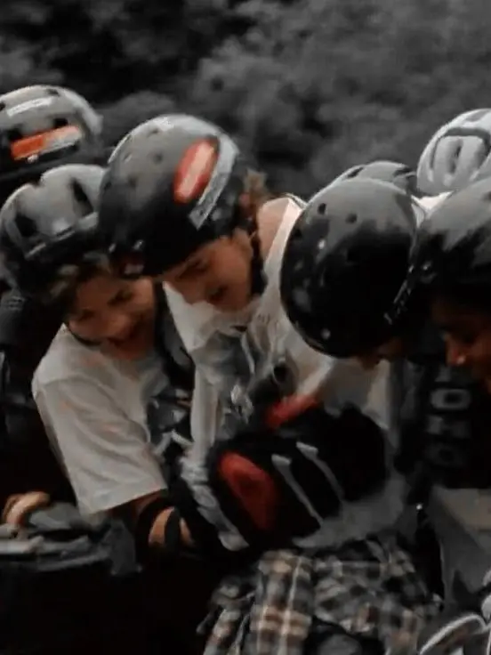 sourstarfish의 96 - 🏒 EYES ON THE RINK