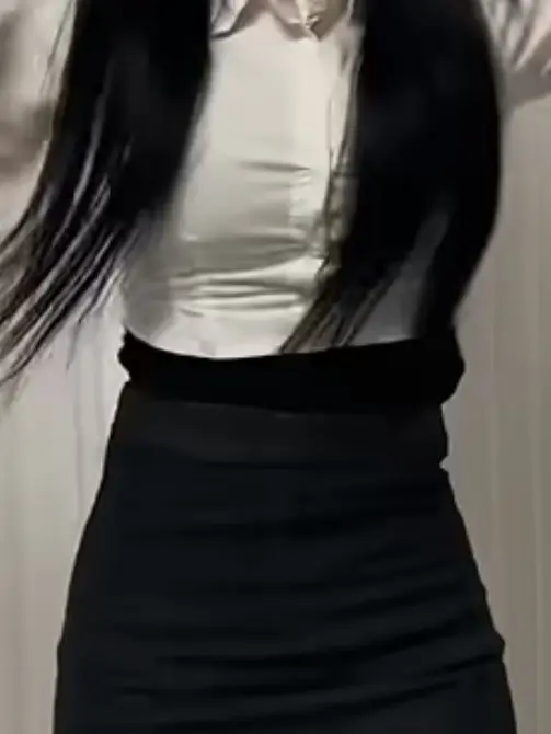 SilverHyena4430의 일진 여사친