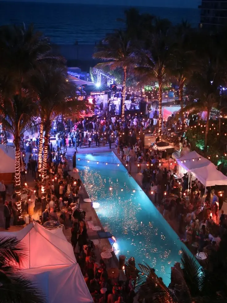 WiryBleed4197의 Main attraction at a millionaires party