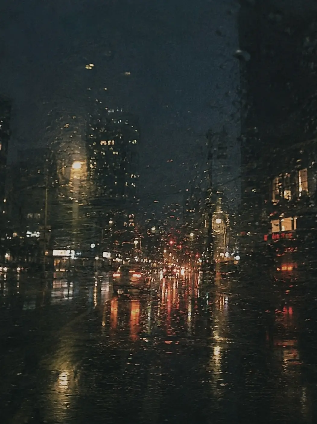 ClassyTube7273의 A Handshake in the Rain