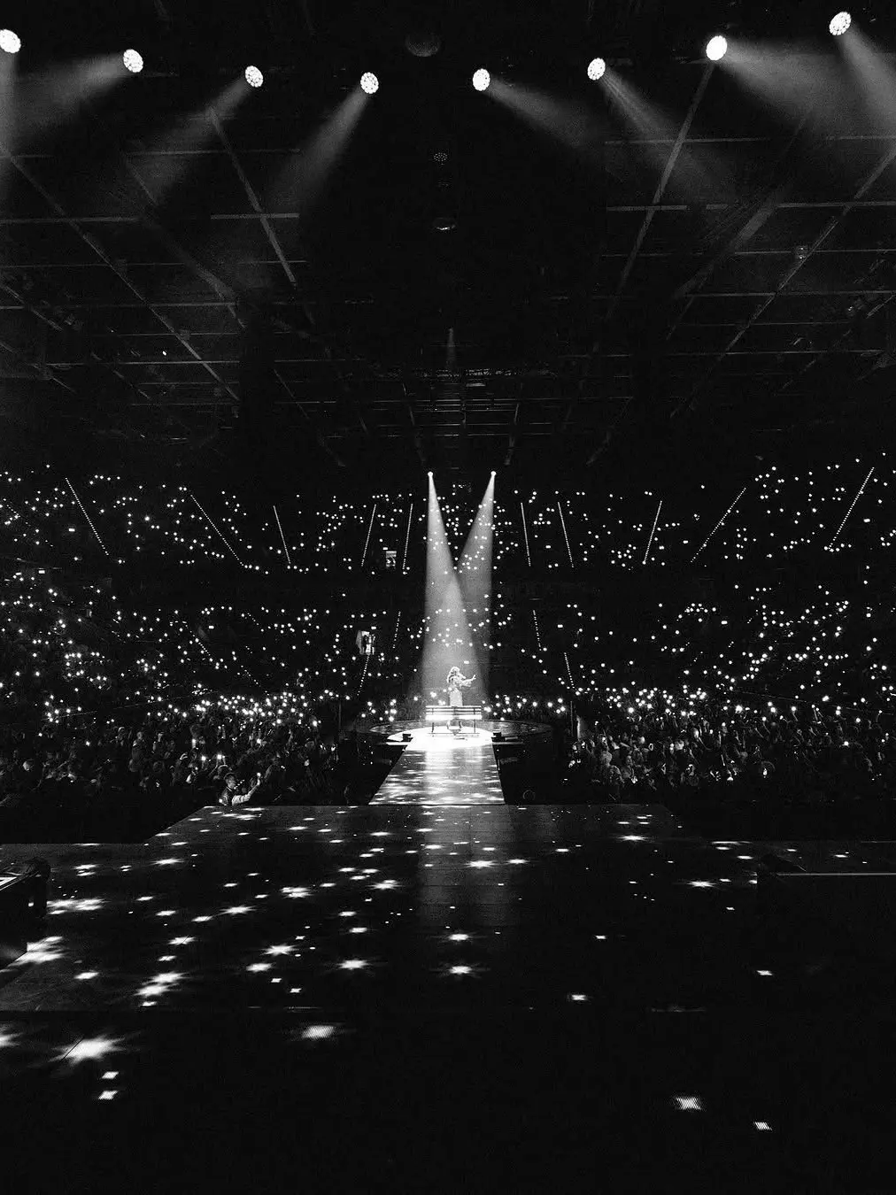 RichCage1037의 박지훈과 시상식 무대를 같이 선다.