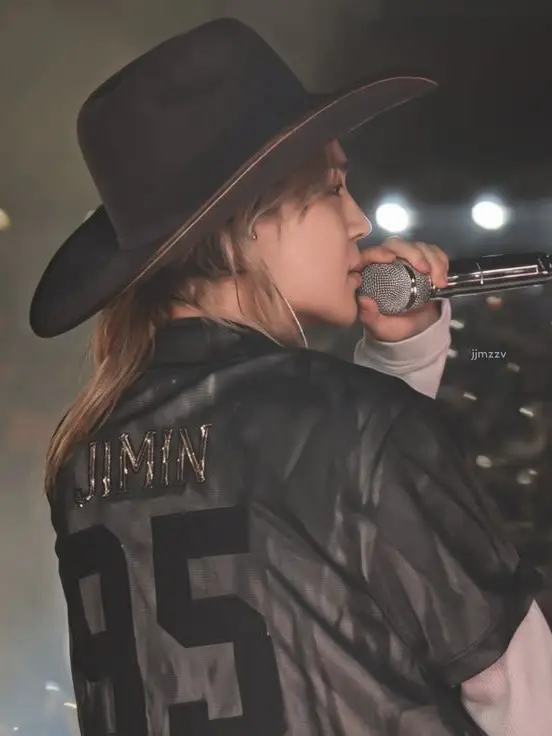 mochishiniii의 Your "biggest" fan!