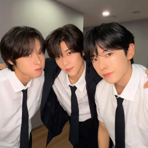 adaleea100403의 로맨스는 죽어도 없는 온리유 찐친되기