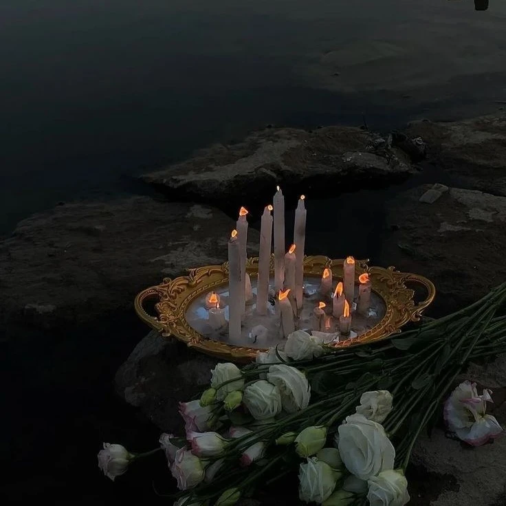 회랑 끝, 아무도 찾지 않는 방.