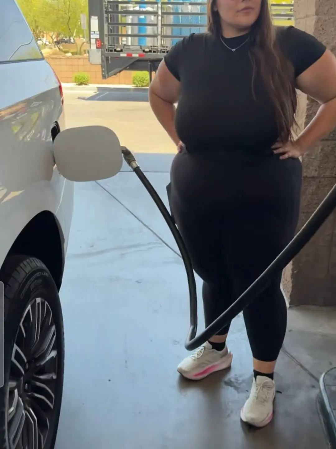 ProudHoney2523의 Fun at the gas pump