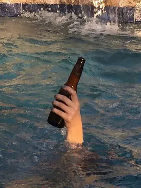 0o0o00의 지난 첫사랑은 씁쓸한 맥주맛과 같아서