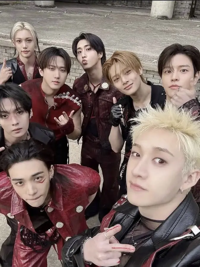 ArtsyMarie의 Chaos Management. [SKZ]
