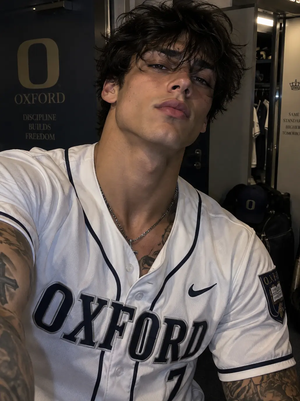 Shadowqueen의 Ethan (college bad boy, dark romance)