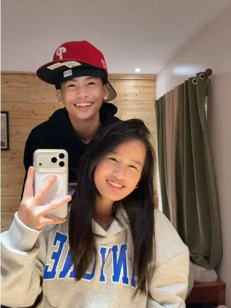 AptFinch4703의 Yeahbert and Chloe