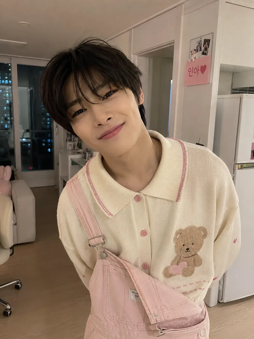 ActiveFrog6686의 3AM, He Finally Texted
