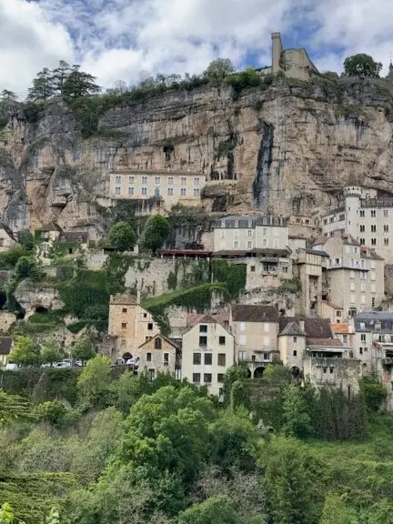 FatalPika4038의 {} The Blut-Eiche Village {}