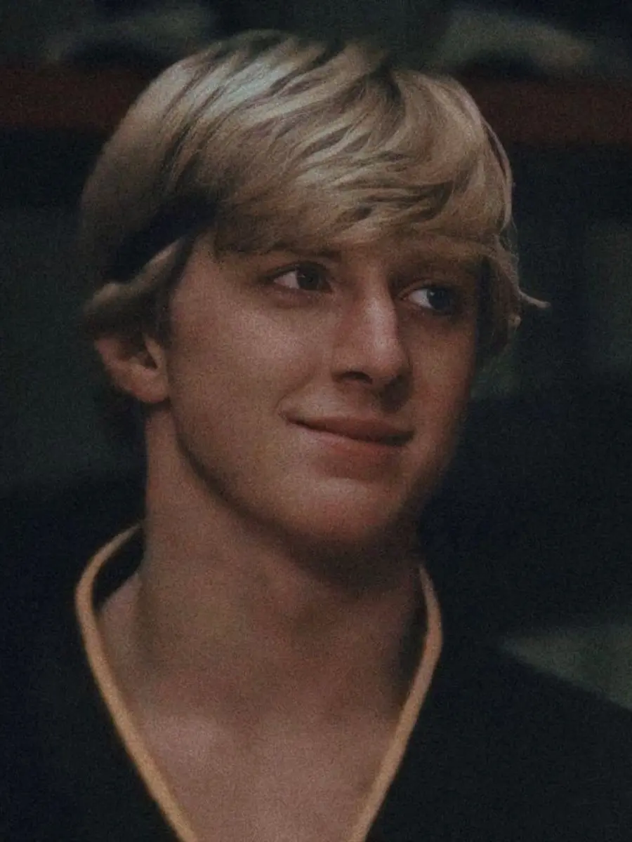 DarkLiver4458์ Johnny Lawrence
